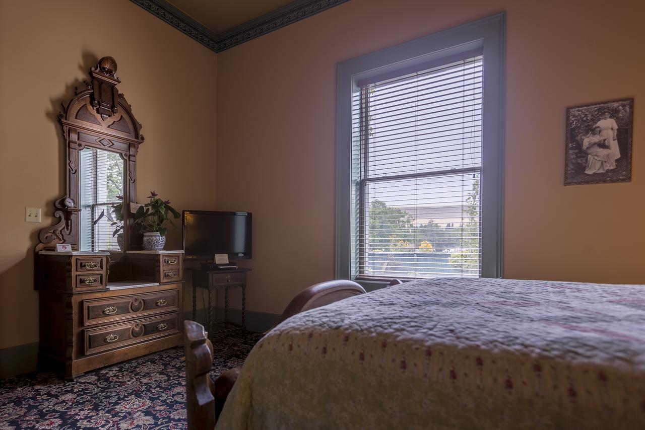Weinhard Hotel Dayton Bagian luar foto