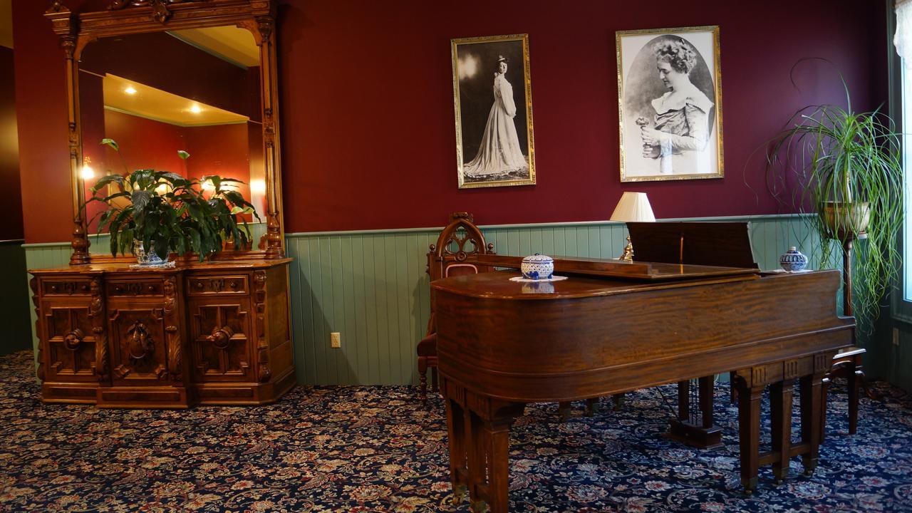 Weinhard Hotel Dayton Bagian luar foto