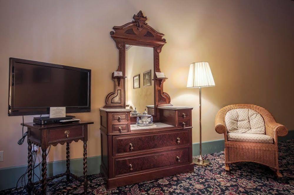 Weinhard Hotel Dayton Bagian luar foto