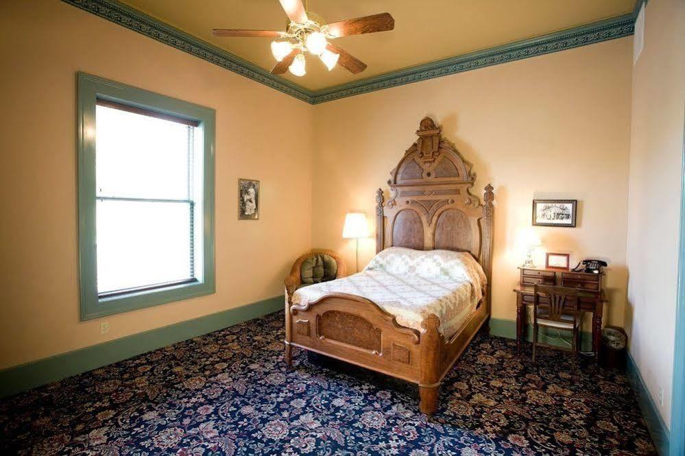 Weinhard Hotel Dayton Bagian luar foto