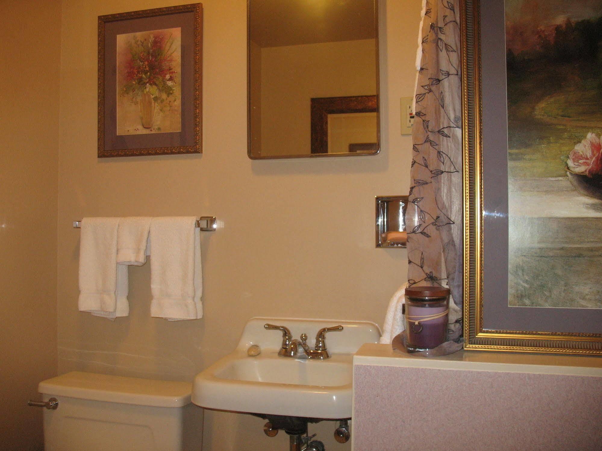 Weinhard Hotel Dayton Bagian luar foto