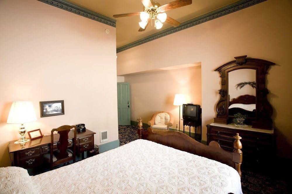 Weinhard Hotel Dayton Bagian luar foto