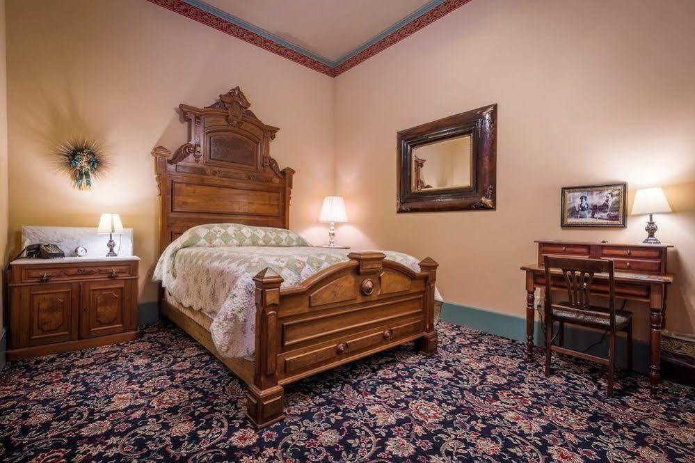 Weinhard Hotel Dayton Bagian luar foto